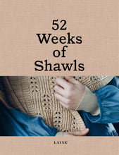 Charger l&#39;image dans la galerie, Livre 52 Weeks of Shawls - Laine Magazine