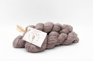 Echeveau Aphrodite DK - Ramasser des pommes de pins