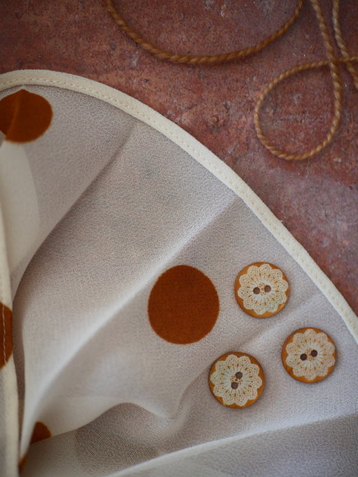 Bouton mandala caramel