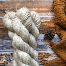 Charger l&#39;image dans la galerie, Echeveau Artemis Chunky - Les pieds dans le sable