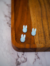 Charger l&#39;image dans la galerie, Bouton Ô mon petit lapin bleu