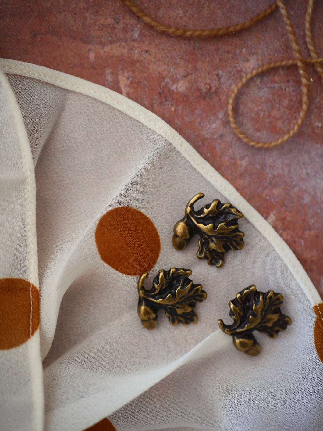 Bouton feuille de chêne & gland bronze